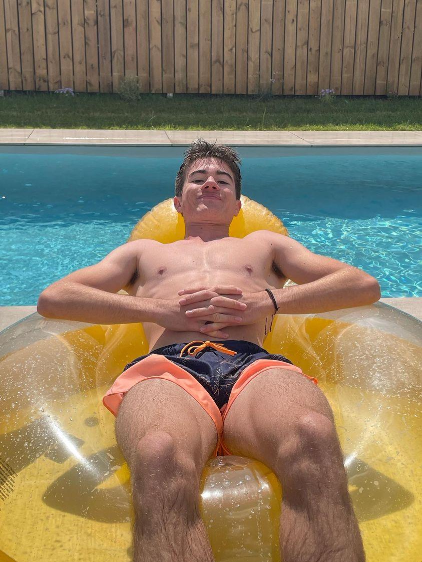 Mahadi - St-Légier-La Chiésaz - Vaud | Strip Tease