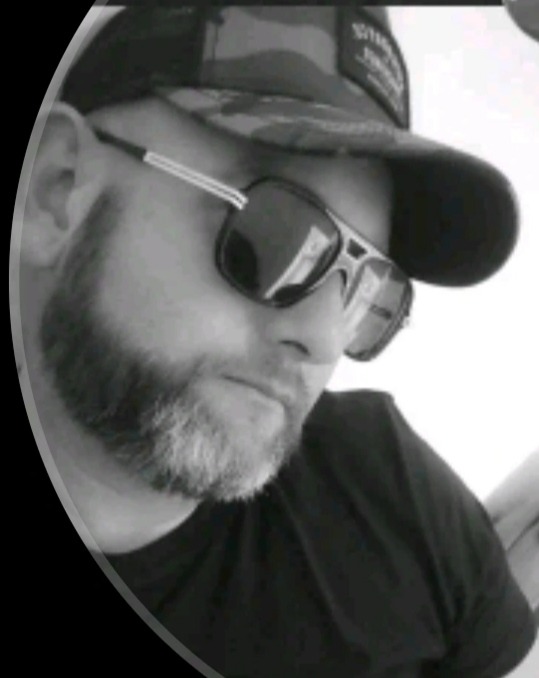 Kamran - Bosco Luganese - Tessin | Strip Tease