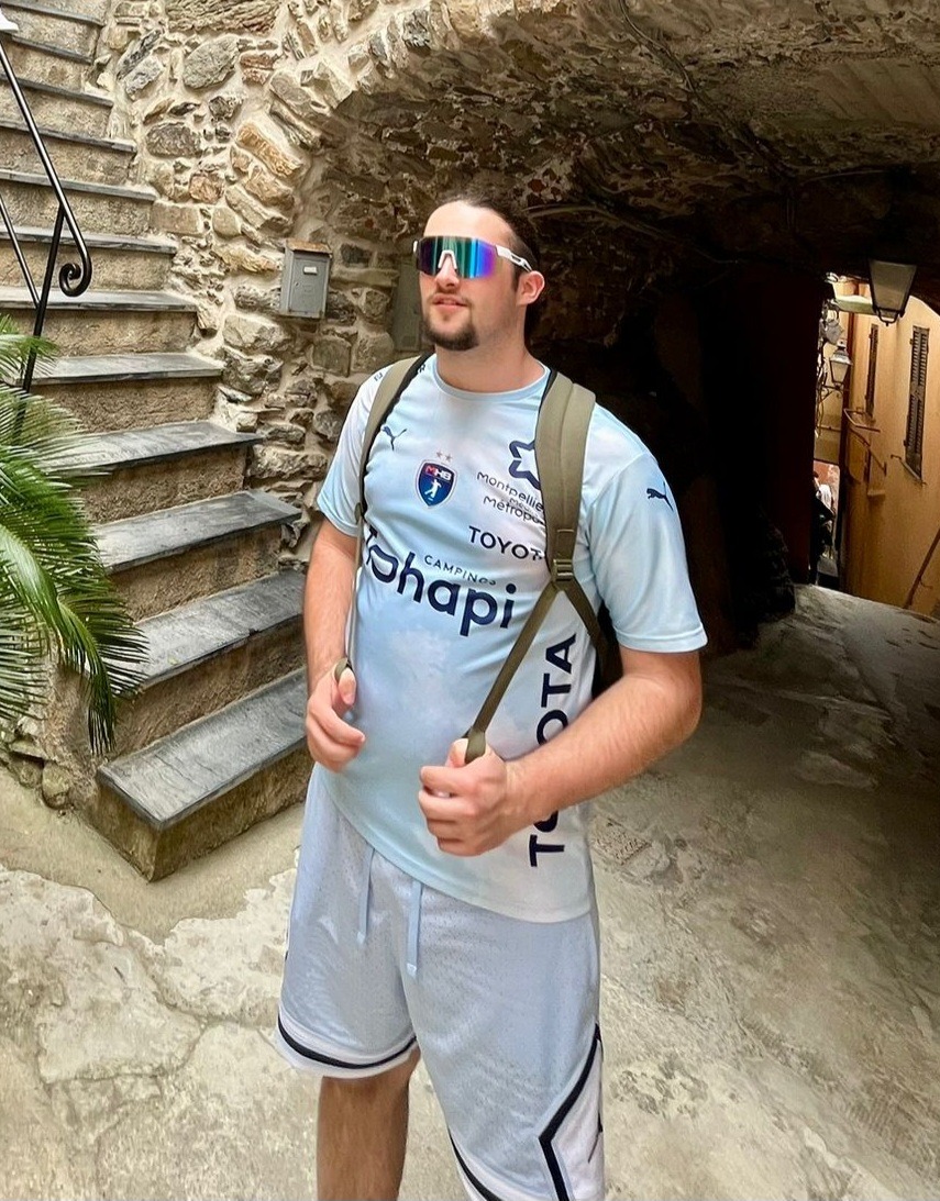 Amr - Donneloye - Vaud | Strip Tease