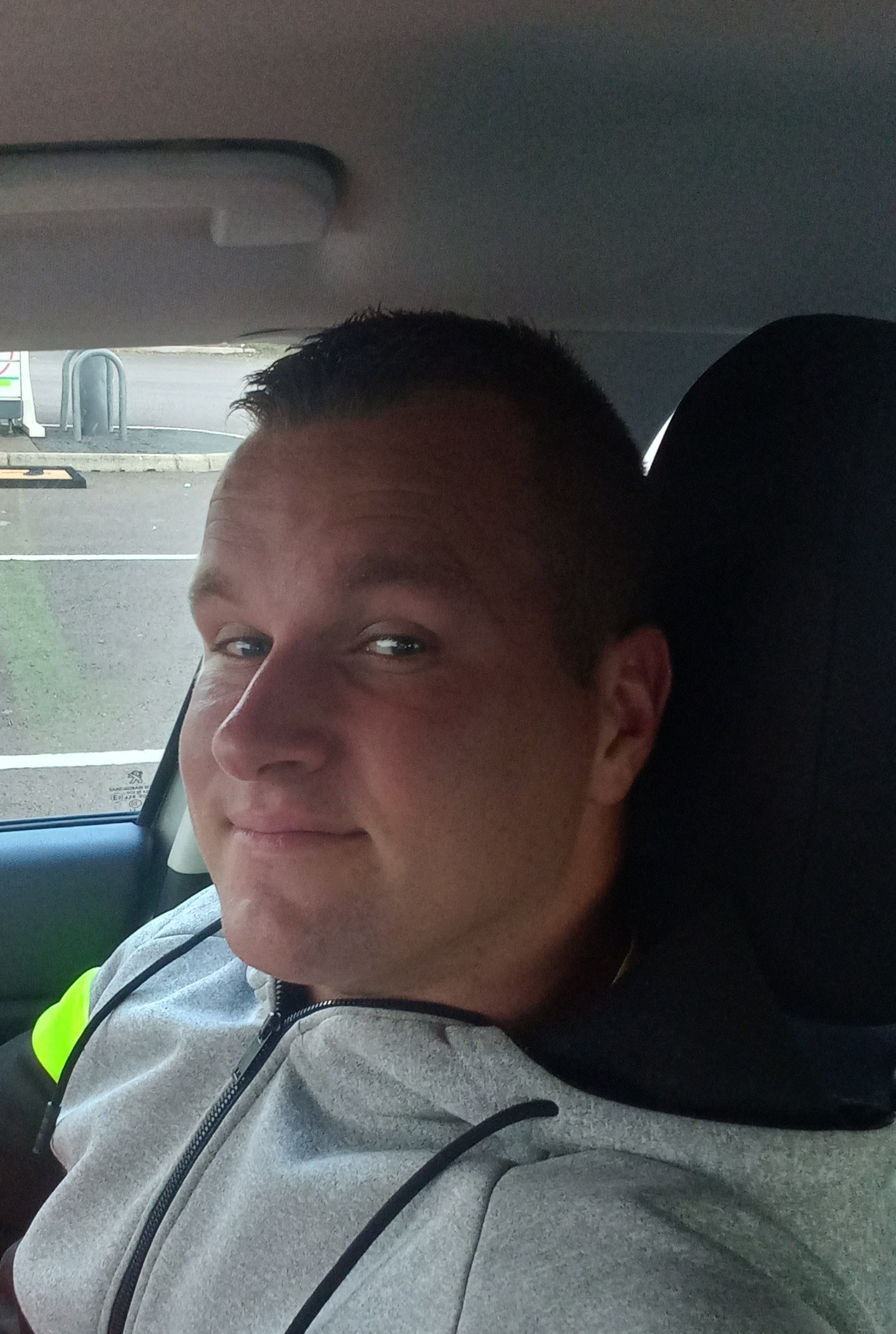 Rodrigue - Saules BE - Berne | Strip Tease