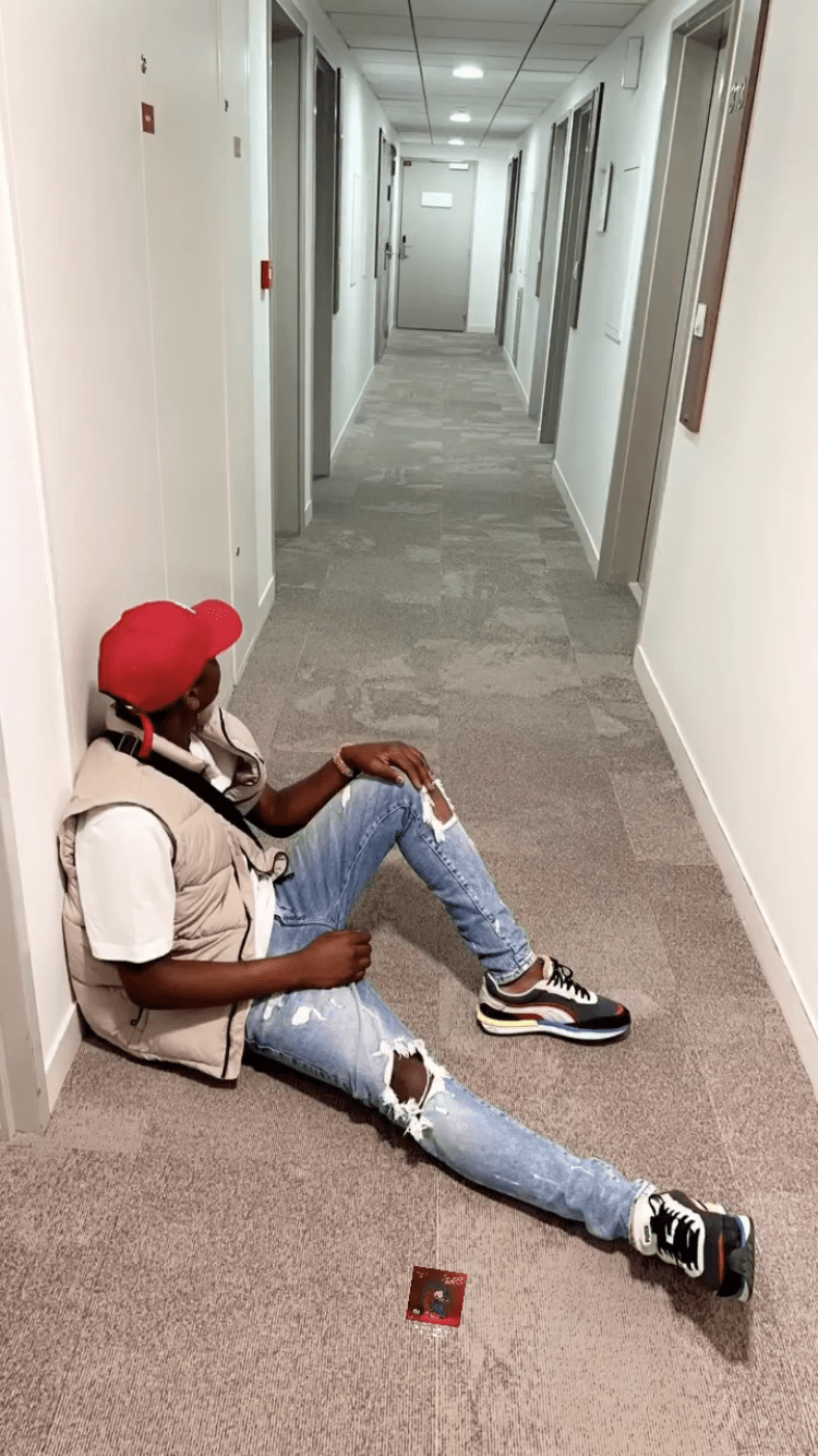 Eliote - Zielebach - Berne | Strip Tease