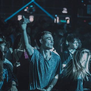 Haroune - Asp - Argovie | Strip Tease