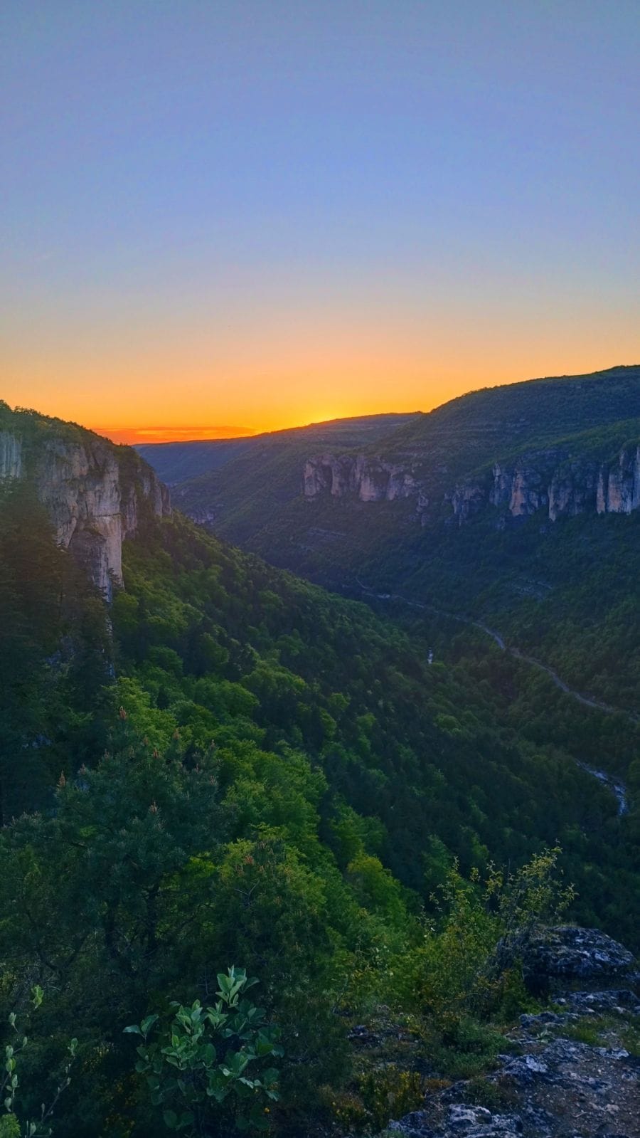 Arona - L'Auberson - Vaud | Strip Tease