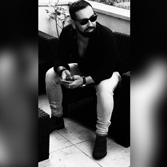 Johane - Prêles - Berne | Strip Tease