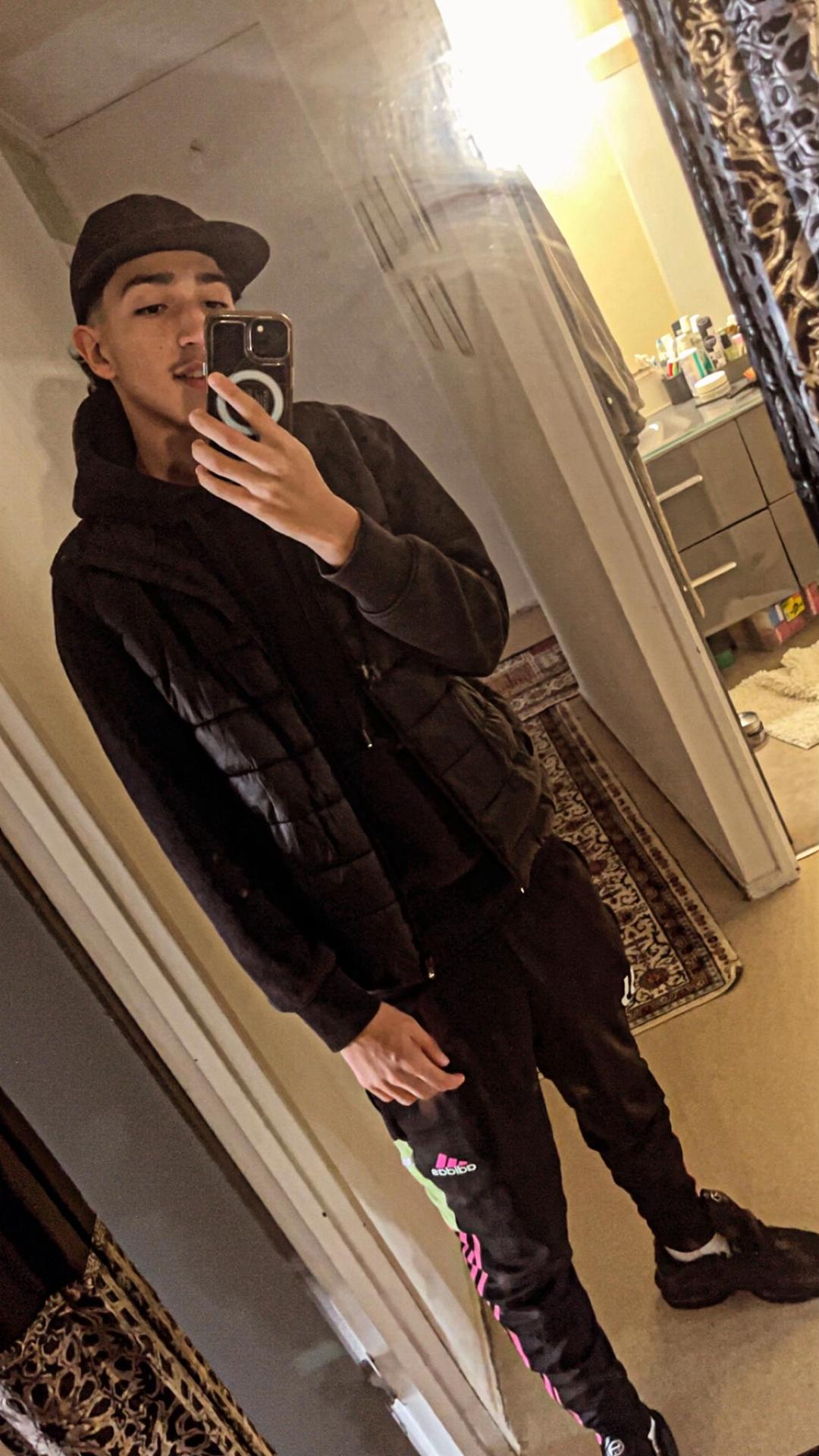 Kennan - Brittern - Soleure | Strip Tease