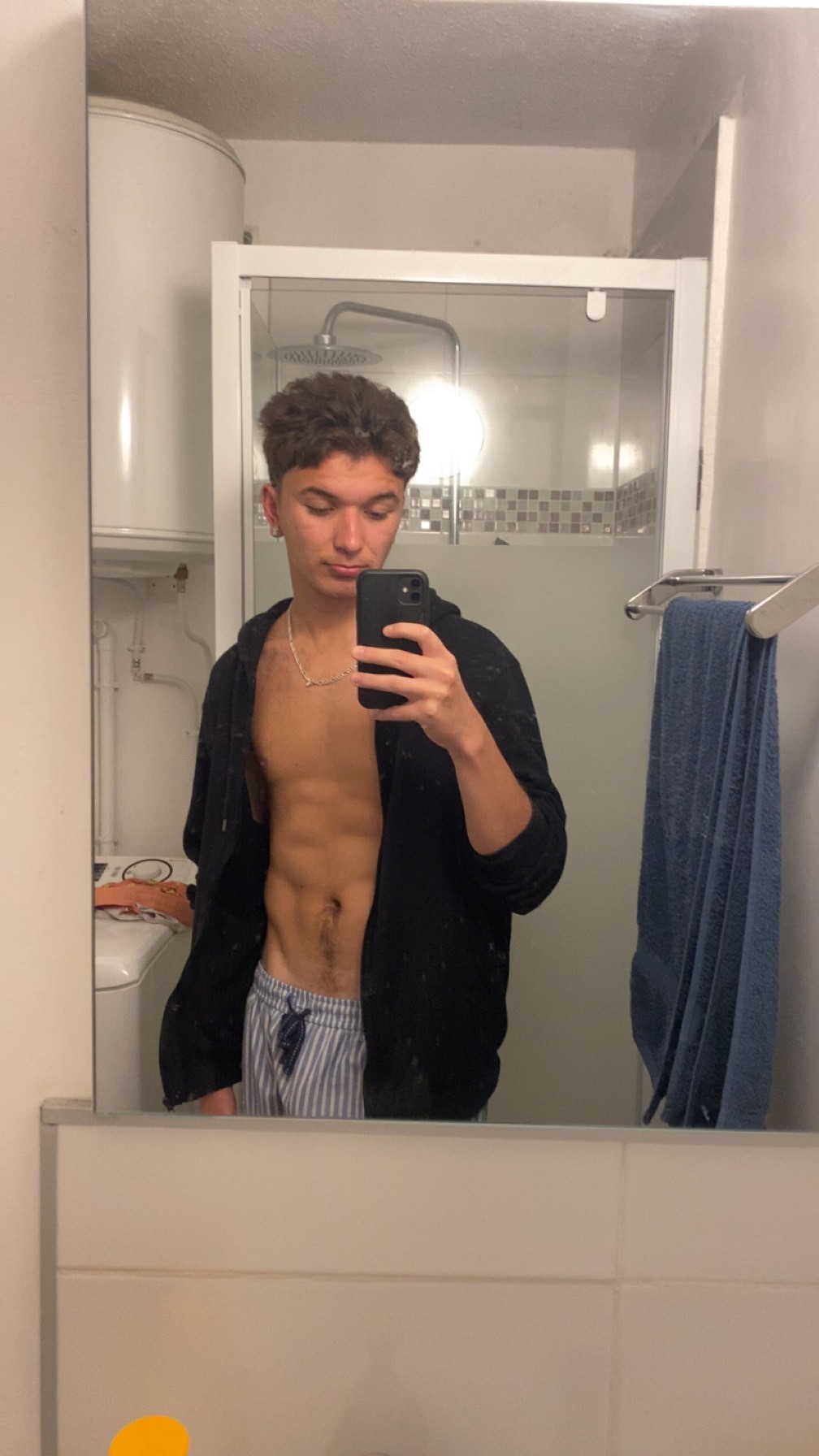 Yahaya - Hochwald - Soleure | Strip Tease