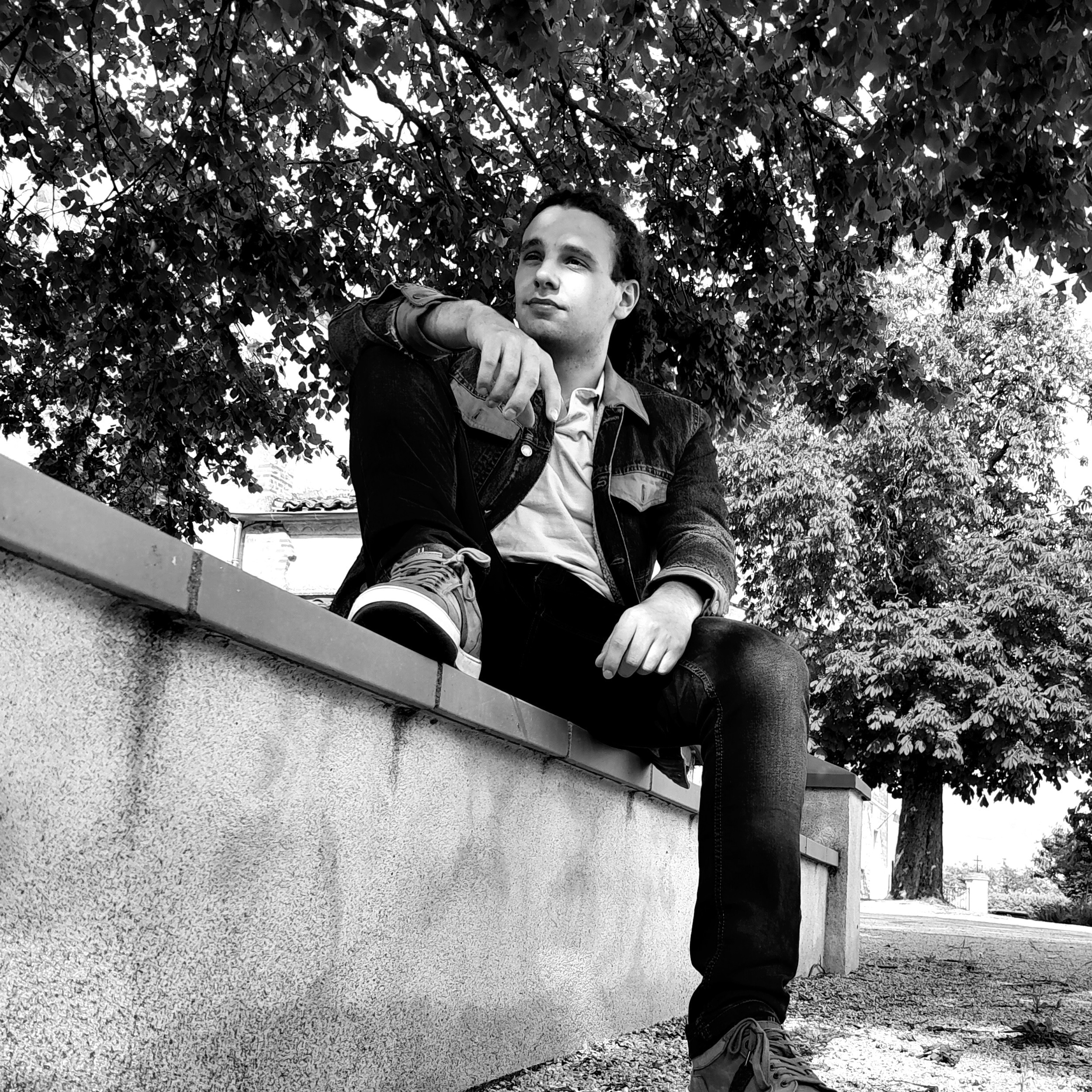 Mohamed-nassim - Ménières - Fribourg | Strip Tease