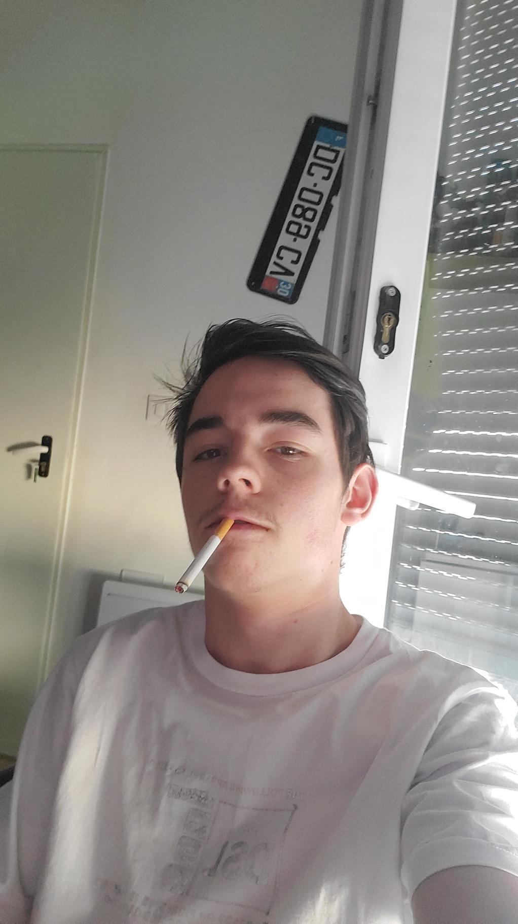 Lansana - Le Cerneux-Veusil - Berne | Strip Tease