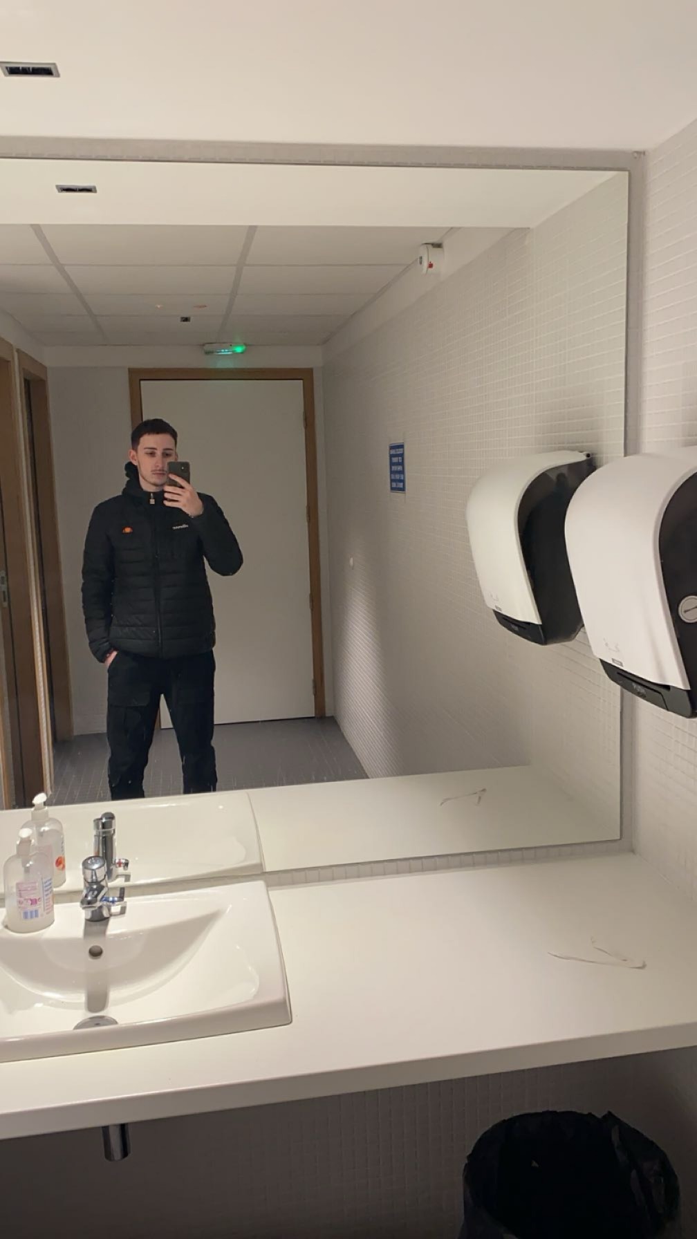 Awenn - Le Vaud - Vaud | Strip Tease