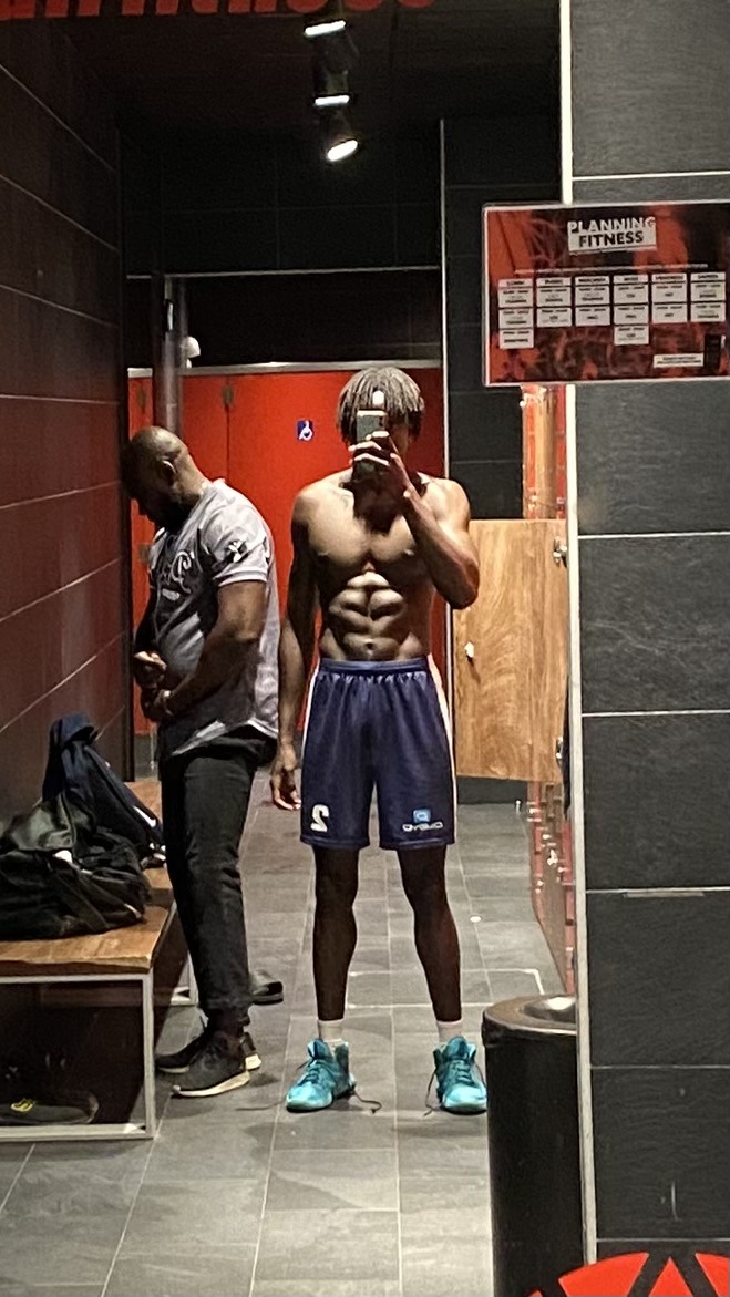 Jihed - Crissier - Vaud | Strip Tease