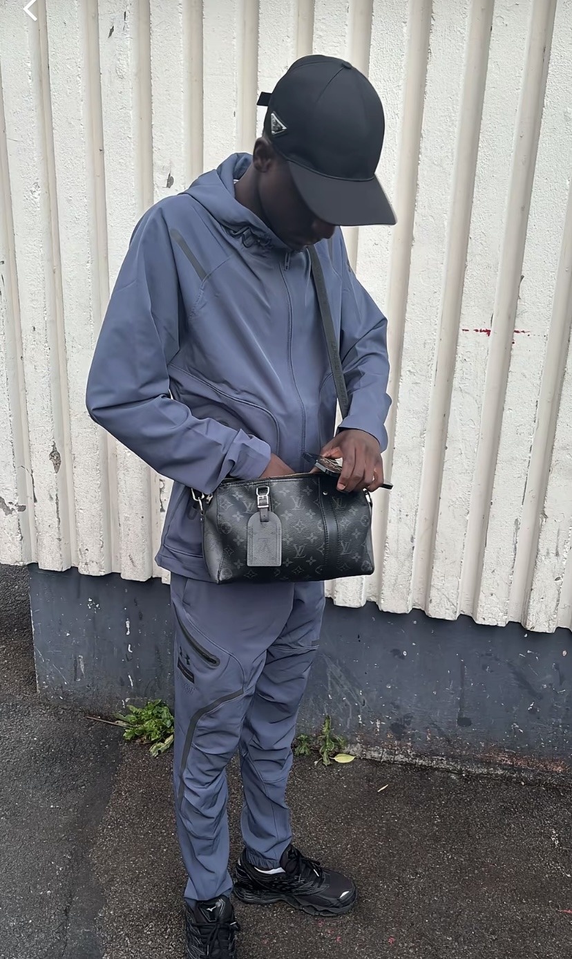 Raed - Ruppoldsried - Berne | Strip Tease