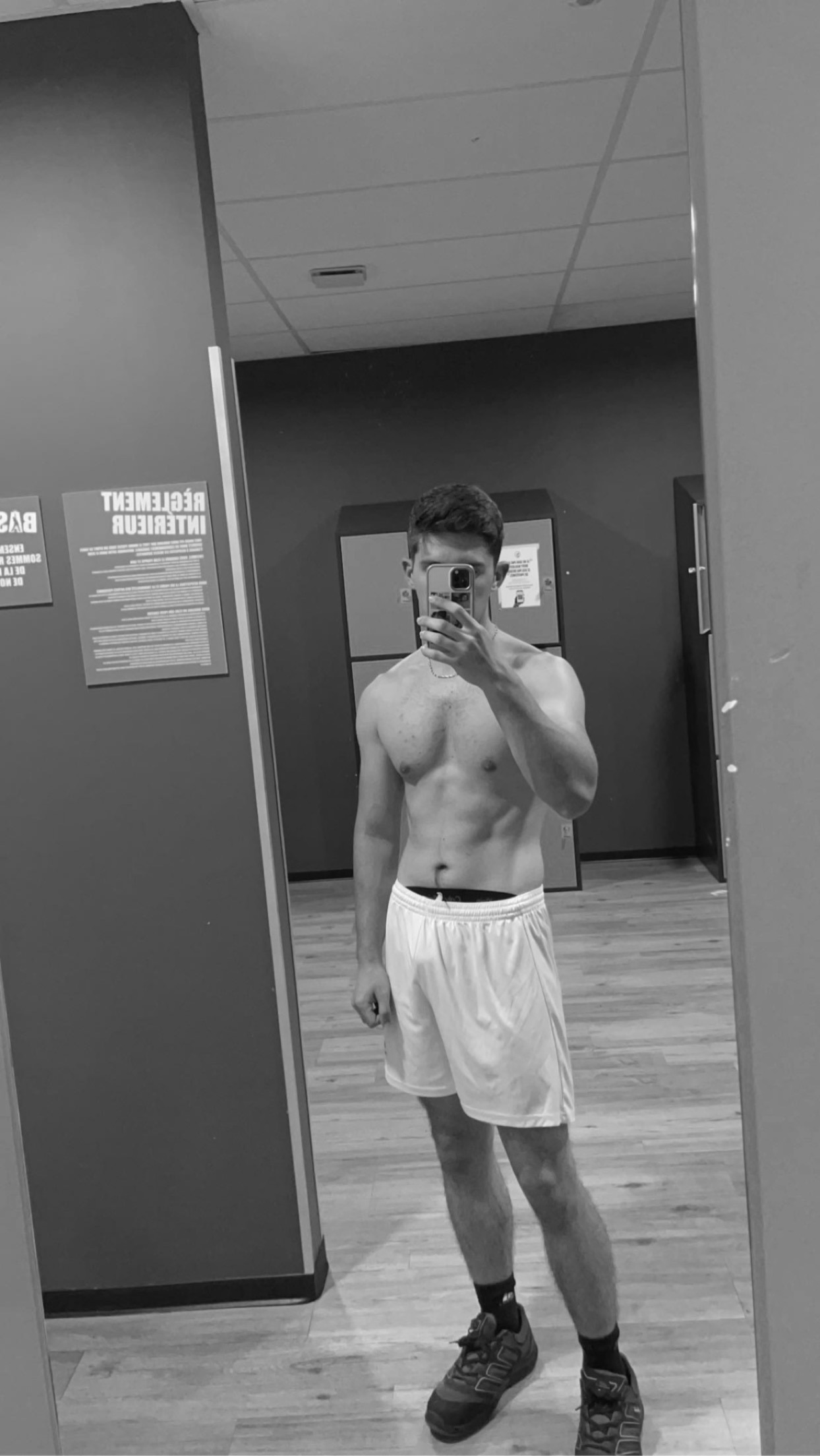 Ekhi - Mont-sur-Rolle - Vaud | Strip Tease