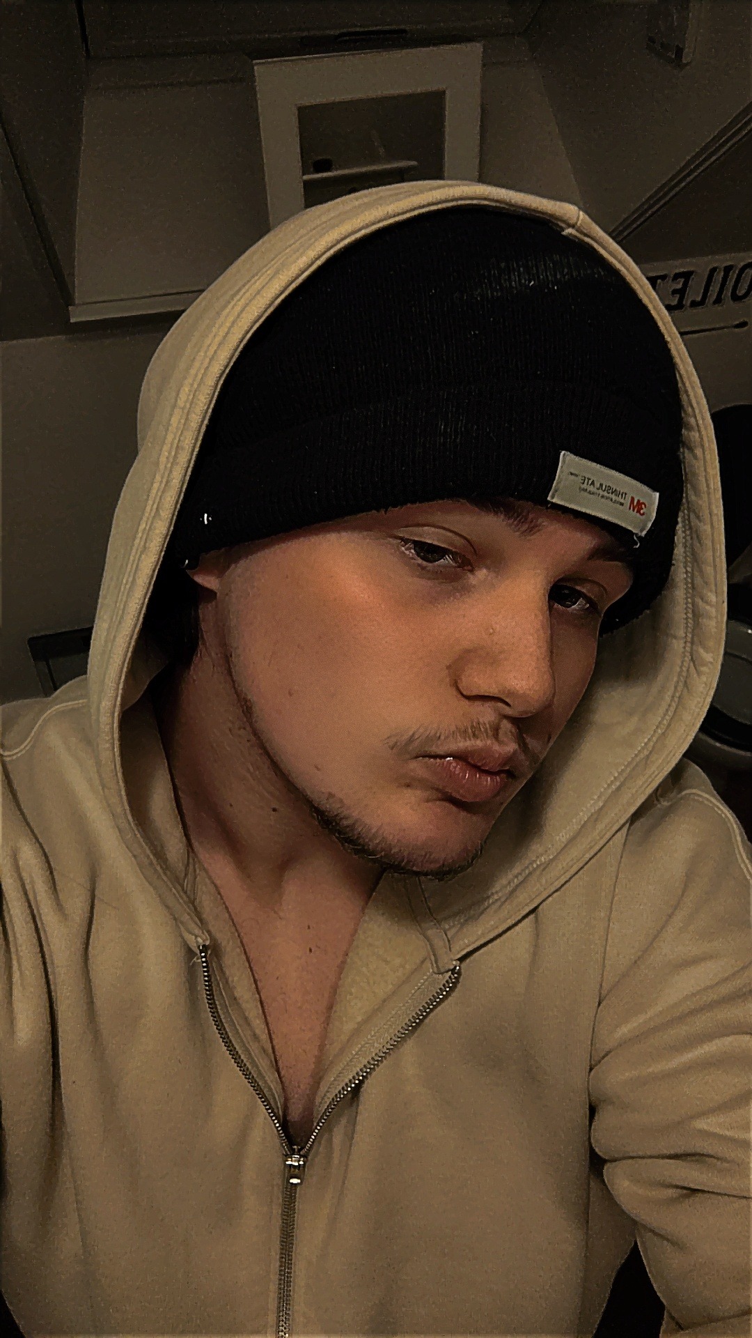 Sofyan - Saicourt - Berne | Strip Tease