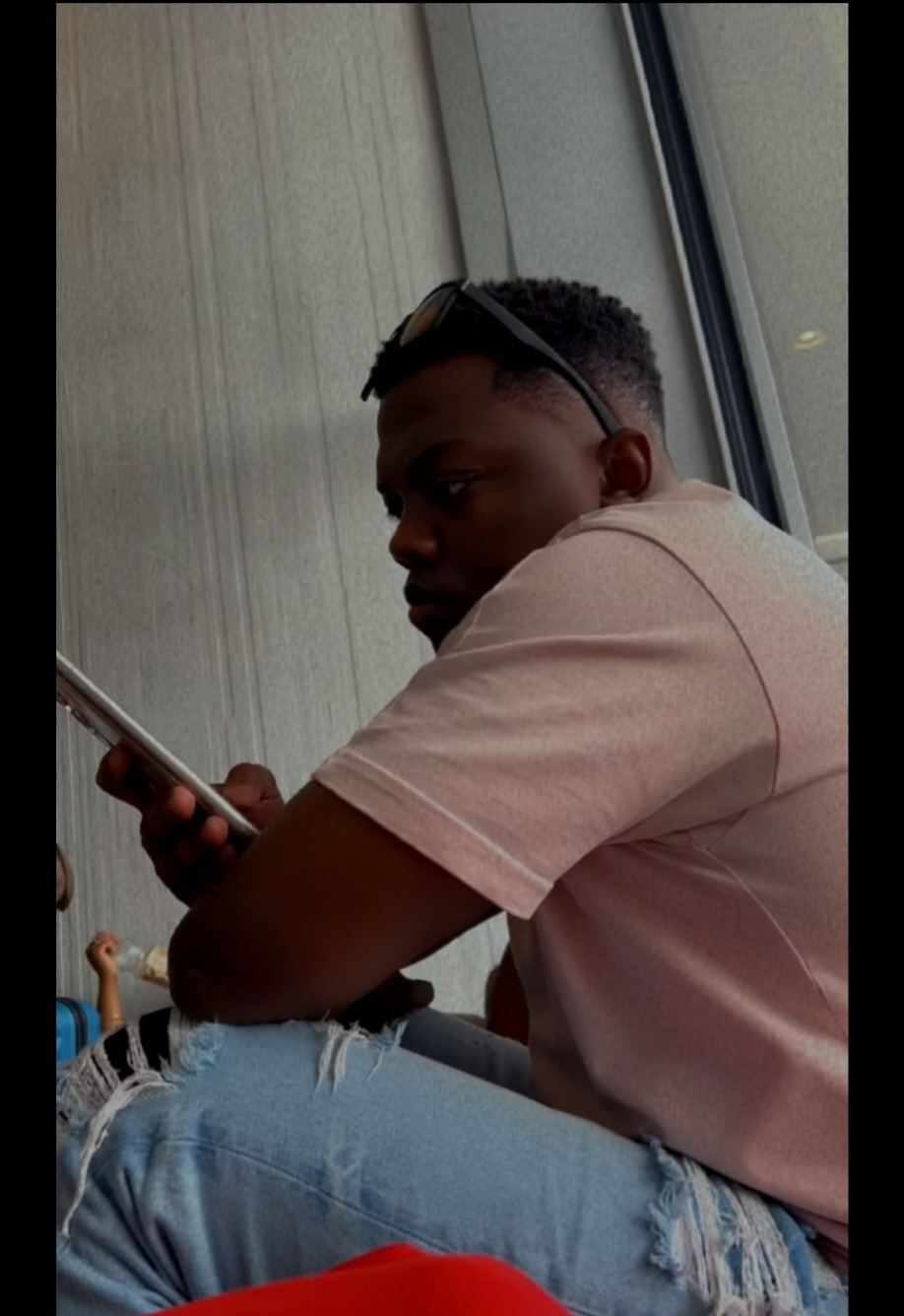 Aladji - Allerheiligenberg - Soleure | Strip Tease