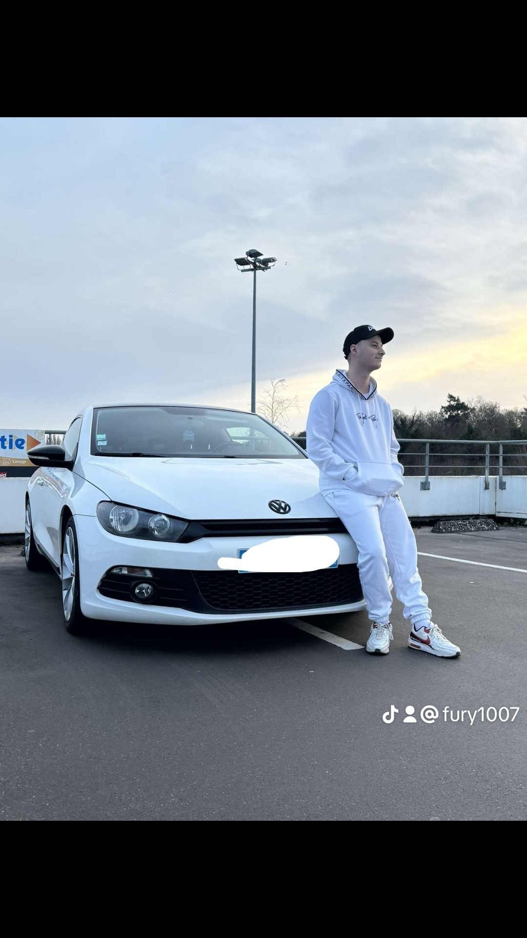 Sawan - Sarzens - Vaud | Strip Tease