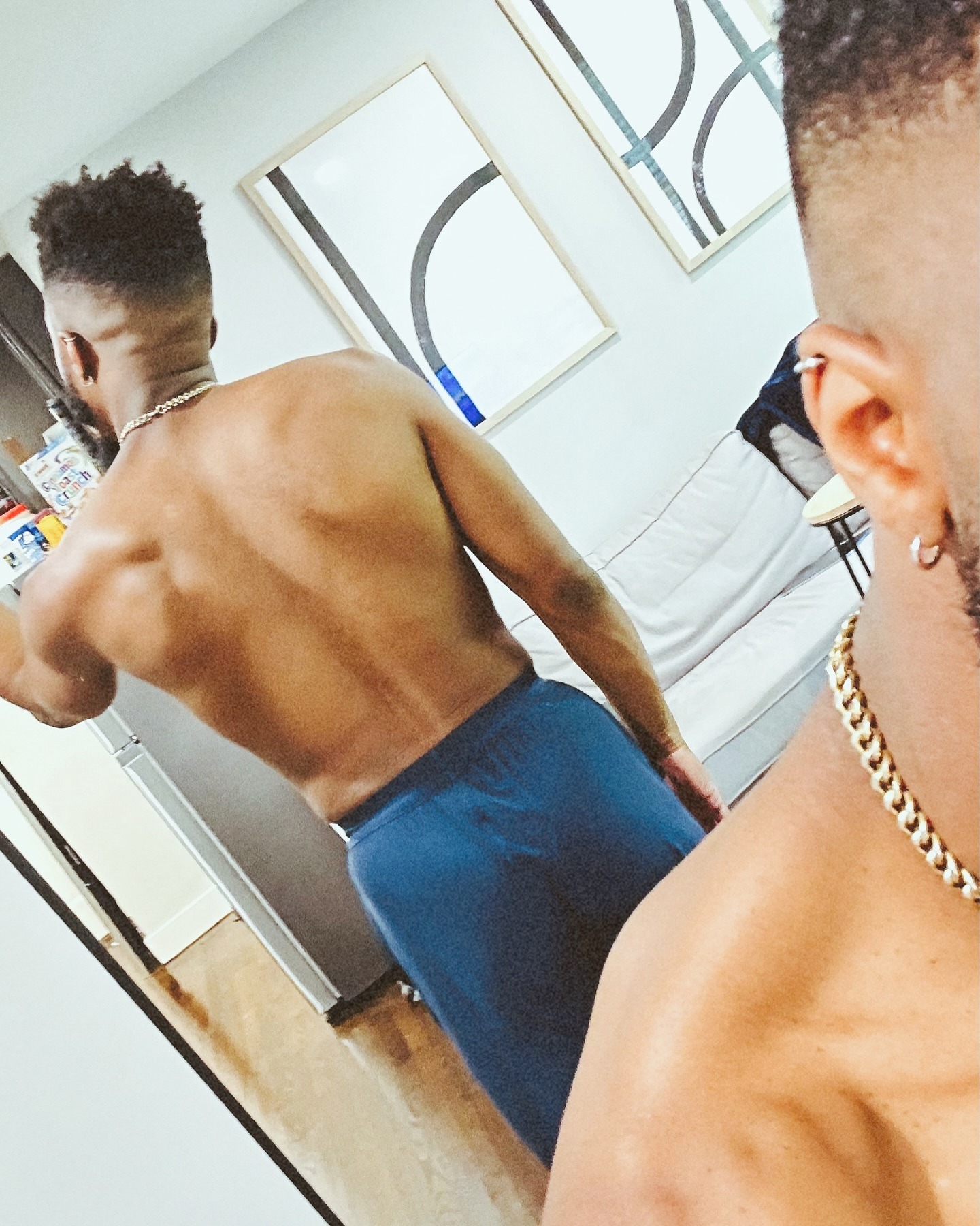 Thoma - Dommartin - Vaud | Strip Tease